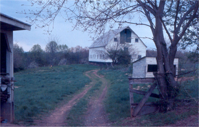 White Trail Barn with Caption